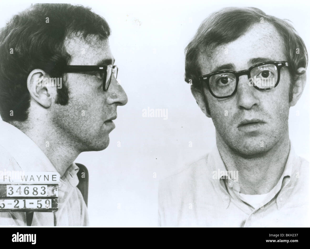 TAKE THE MONEY AND RUN (1968) WOODY ALLEN TMAR 001P L Stock Photo - Alamy