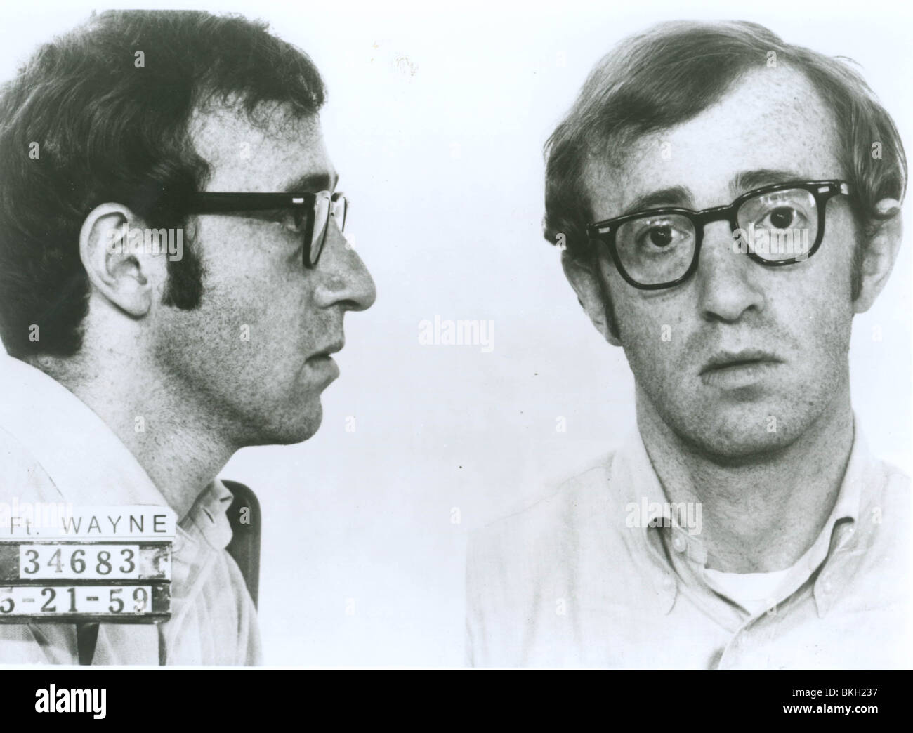 TAKE THE MONEY AND RUN (1968) WOODY ALLEN TMAR 001P L Stock Photo Alamy