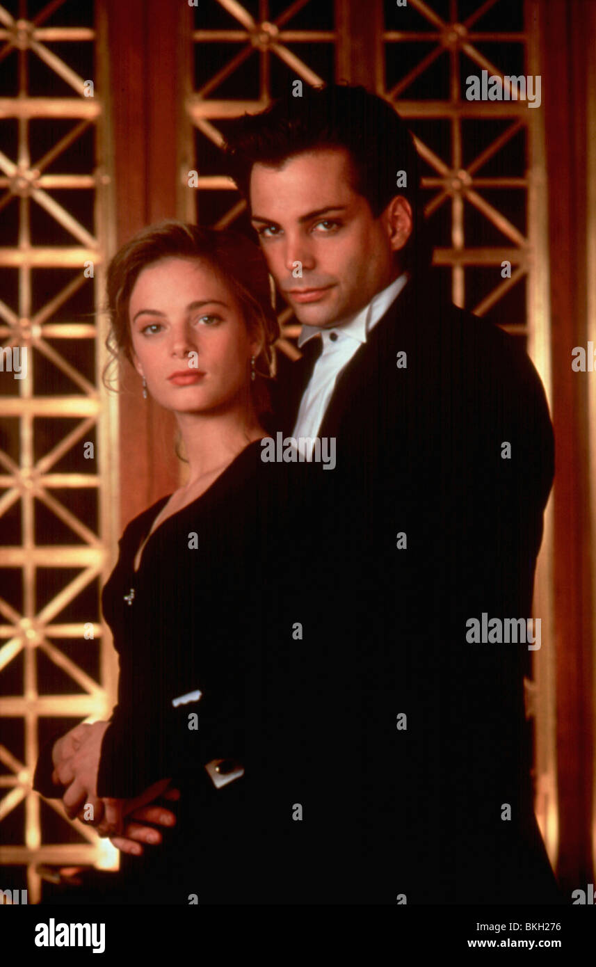 TEEN AGENT (1991) IF LOOKS COULD KILL (ALT) GABRIELLE ANWAR, RICHARD GRIECO TAG 001 Stock Photo