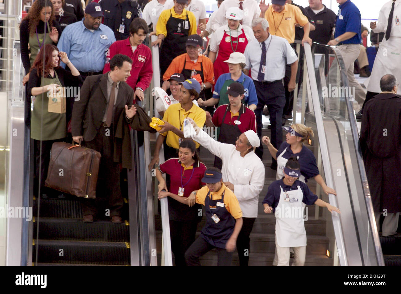 THE TERMINAL (2004) CHI MCBRIDE, TOM HANKS, DIEGO LUNA TERM 002-16 ...