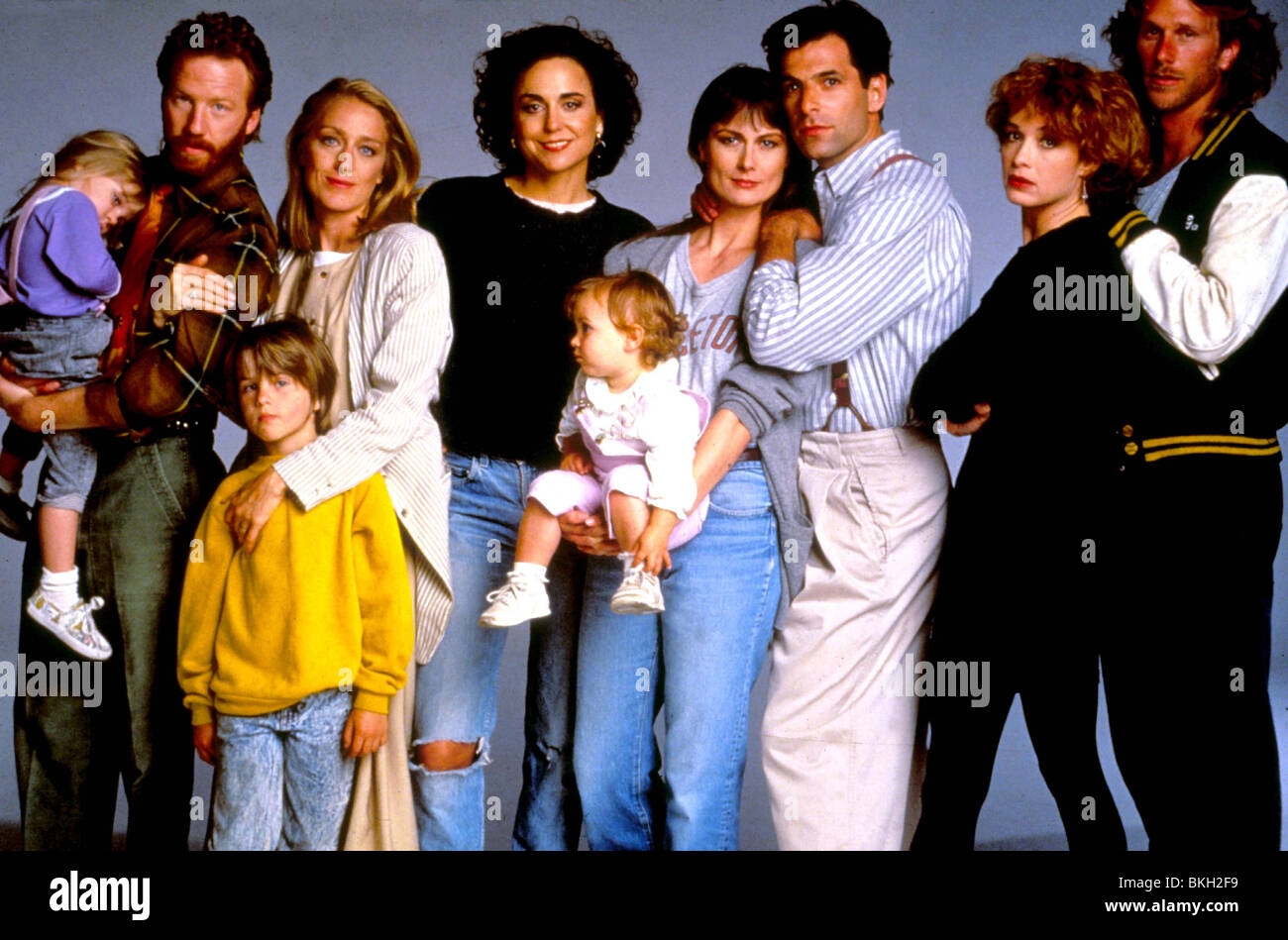 THIRTYSOMETHING (TV) THIRTY SOMETHING (TV) (ALT) TIMOTHY BUSFIELD, PATRICIA WETTIG, POLLY DRAPER, MEL HARRIS, KEN OLIN, MELANIE Stock Photo