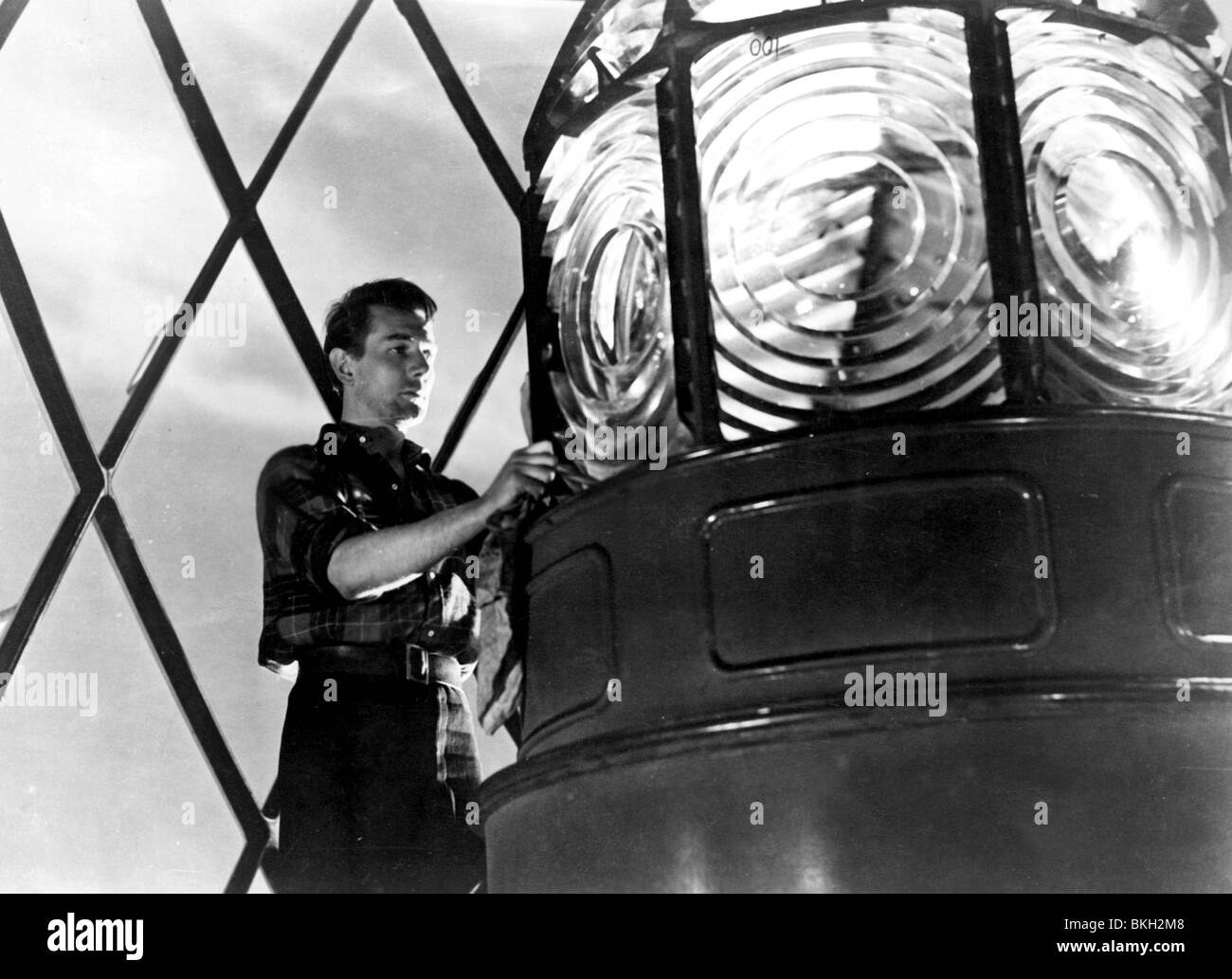 THUNDER ROCK (1942) MICHAEL REDGRAVE THRK 003P Stock Photo - Alamy