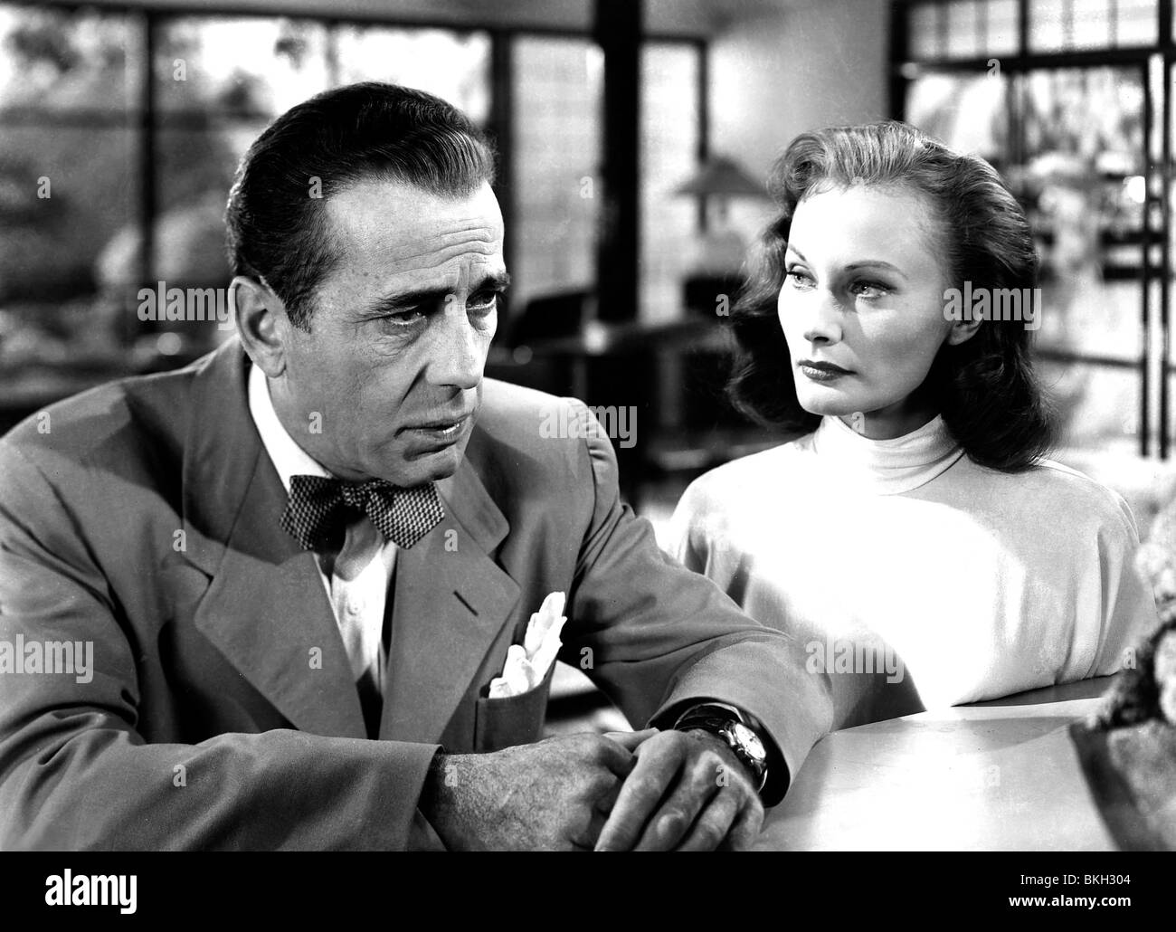 TOKYO JOE (1949) HUMPHREY BOGART TKYJ 004 P Stock Photo