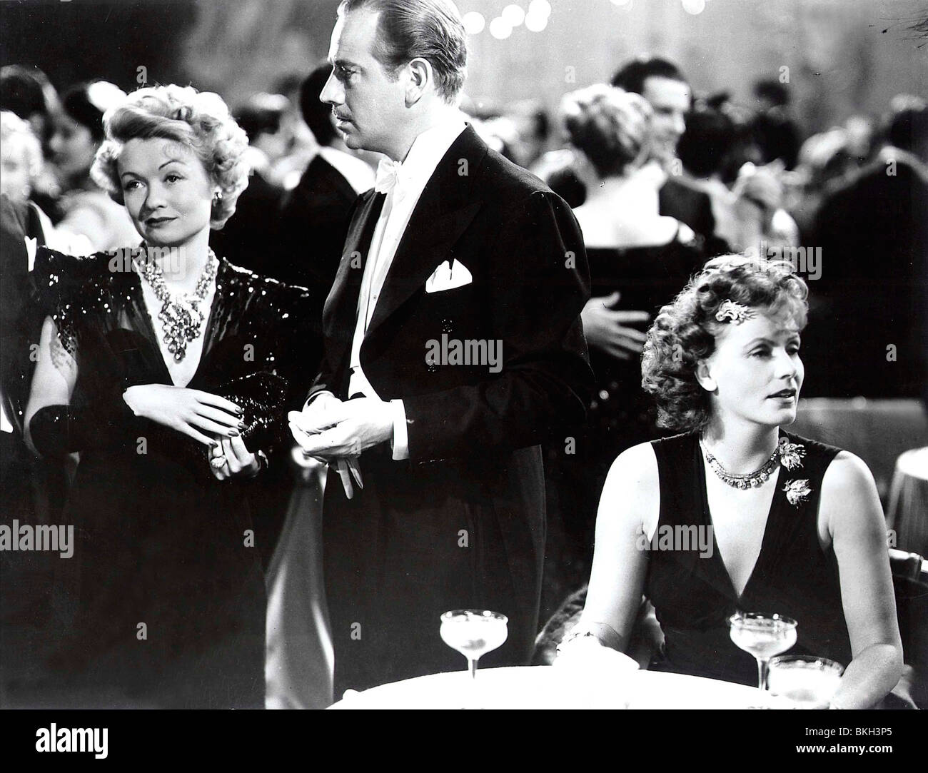 TWO FACED WOMAN (1941) CONSTANCE BENNETT, MELVYN DOUGLAS, GRETA GARBO TFW 002 P Stock Photo