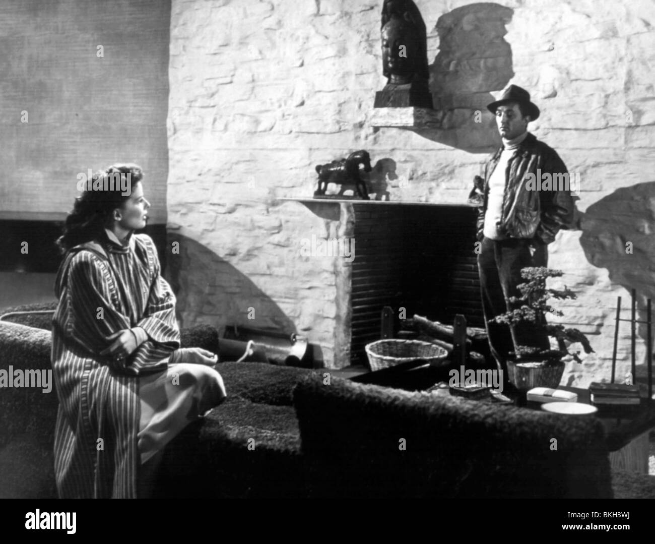 UNDERCURRENT (1946) KATHARINE HEPBURN, ROBERT MITCHUM UDC 007 Stock