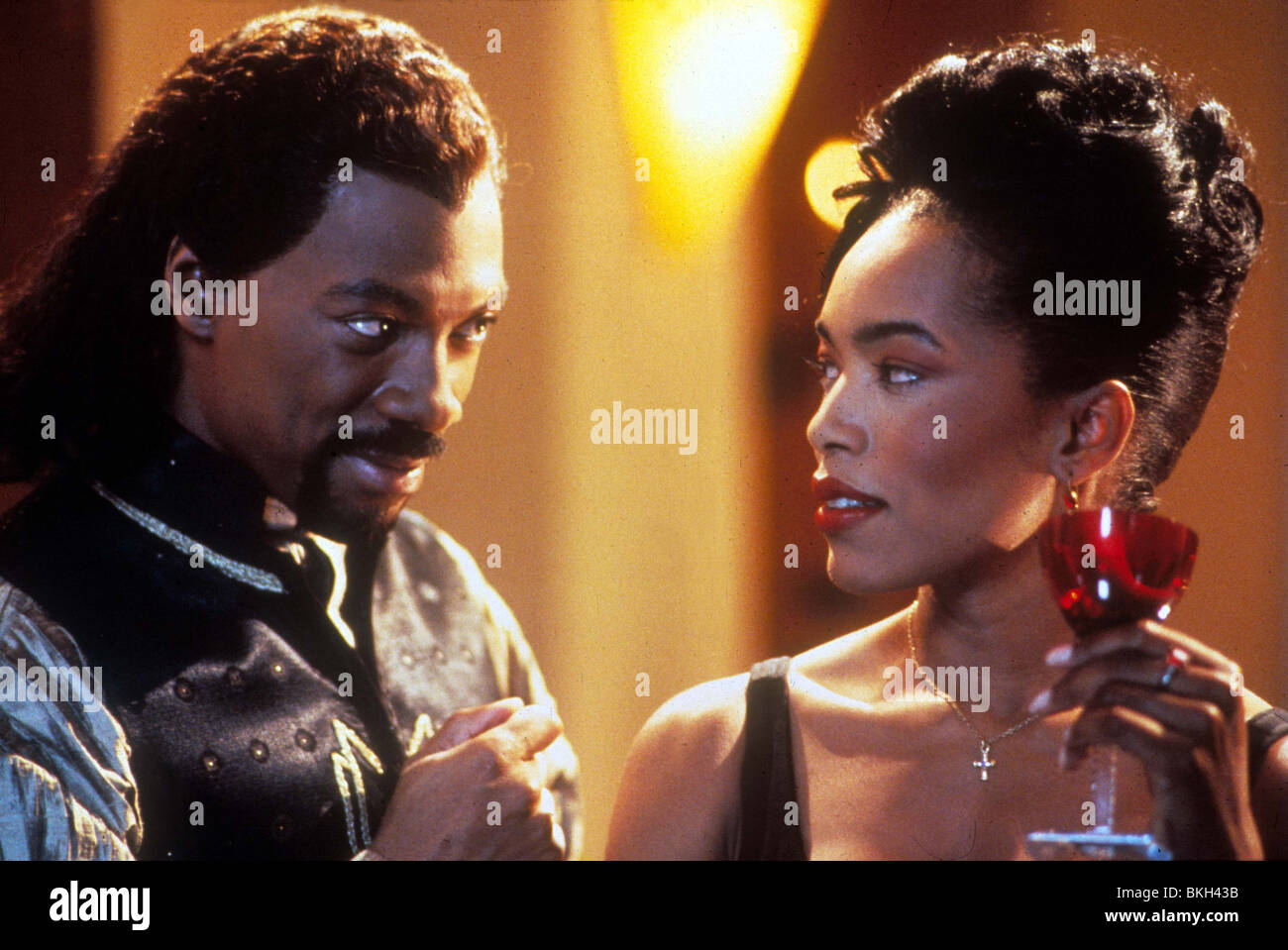 VAMPIRE IN BROOKLYN (1995) EDDIE MURPHY, ANGELA BASSETT VAMB 022 Stock Photo