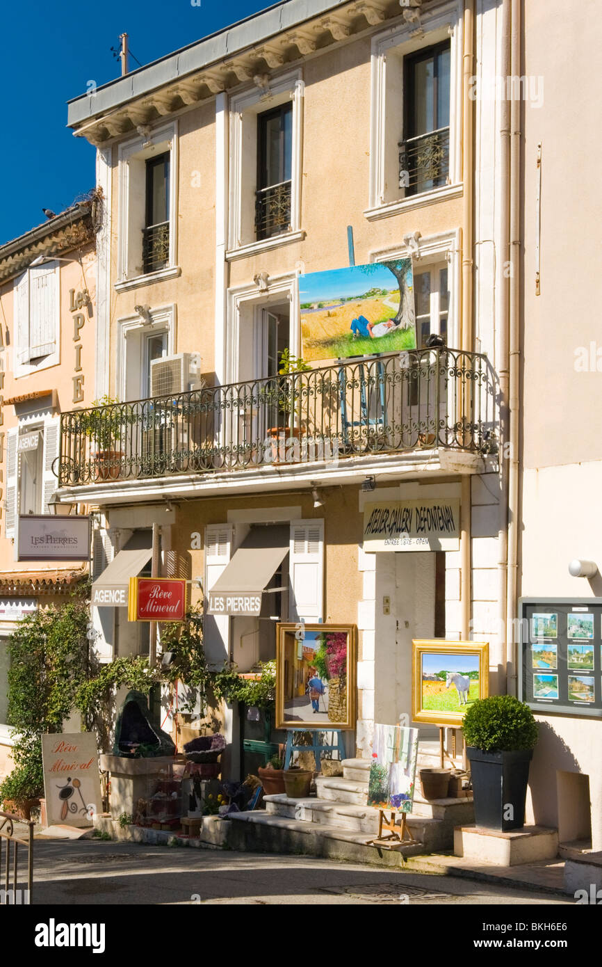 Mougins , Province , Atelier Gallery Defontenay sellers of local paintings & works of art , quaint old building with balcony Stock Photo