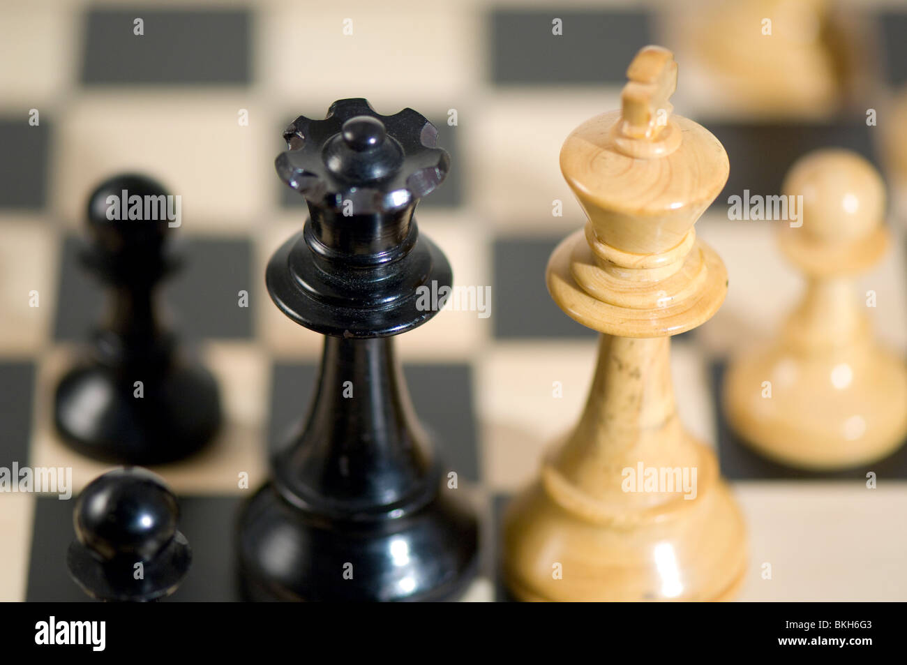 der könig. hölzerne schach stück - Stock Photo #11121550