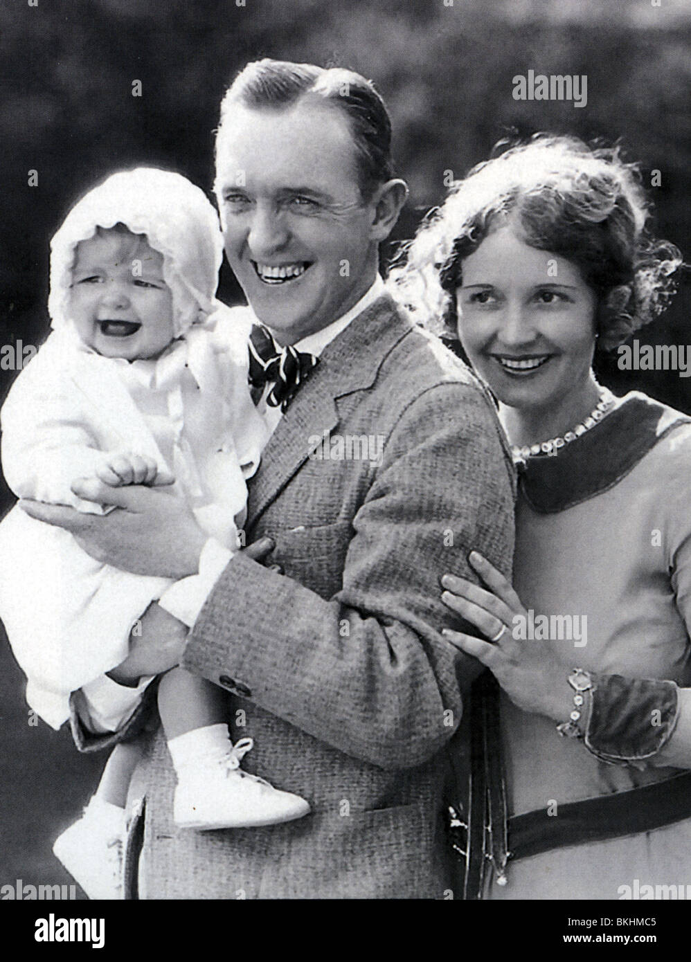 https://c8.alamy.com/comp/BKHMC5/stan-laurel-us-comic-film-actor-with-first-wife-lois-neilson-and-their-BKHMC5.jpg