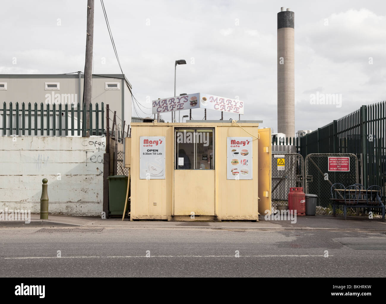 roadside cafe in a North East London industrial estate, UK Stock Photo