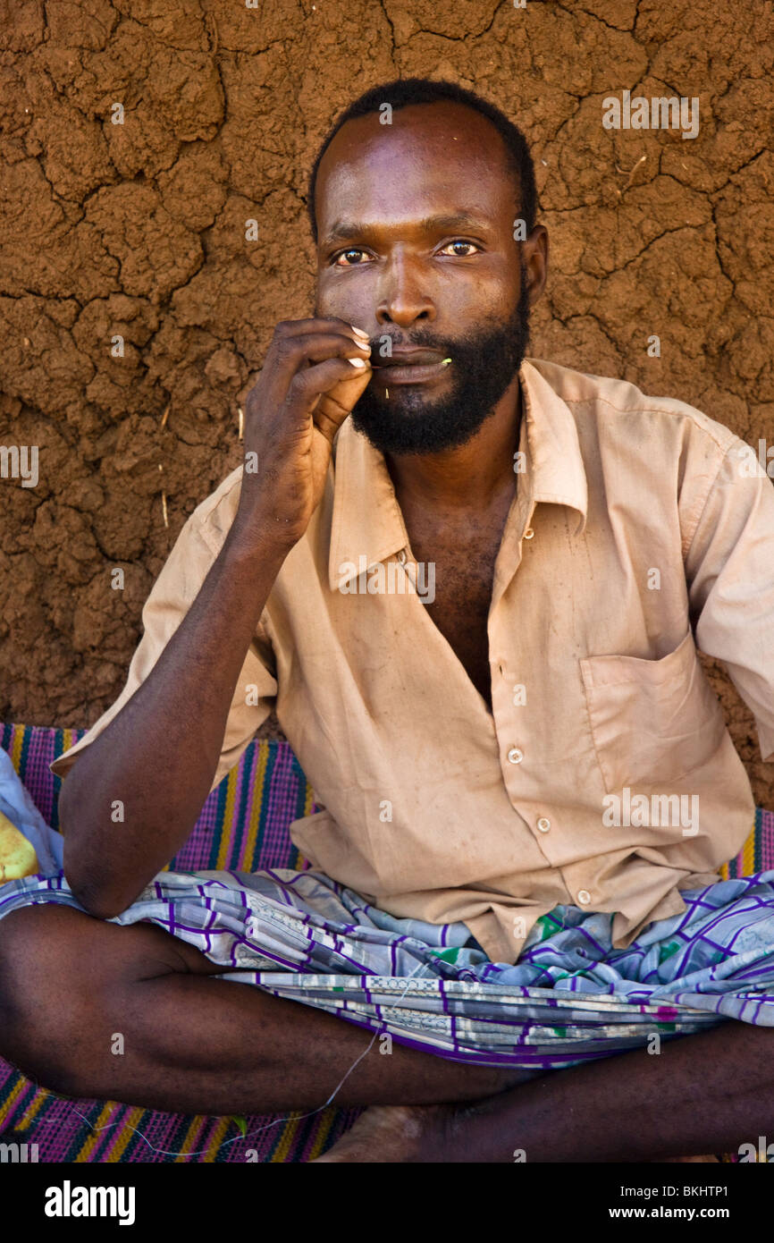 Muslim man in North Eastern Kenya chewing Miraa Stock Photo