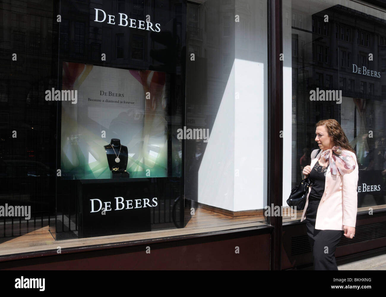 De Beers store Stock Photo - Alamy