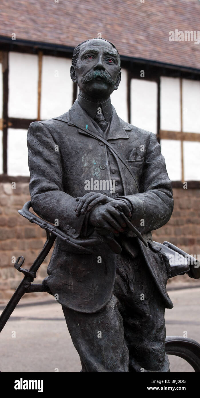 Statue of Sir Edward Elgar in the Close of Hereford Cathedral Stock Photo