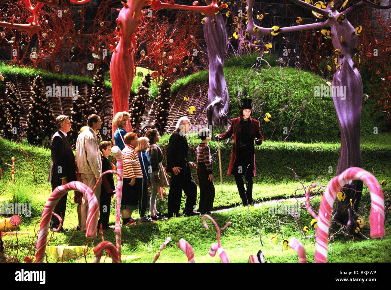 CHARLIE AND THE CHOCOLATE FACTORY (2005) JAMES FOX, ADAM GODLEY, JORDAN FRY, MISSI PYLE, PHILIP WIEGRATZ, ANNASOPHIA ROBB, Stock Photo