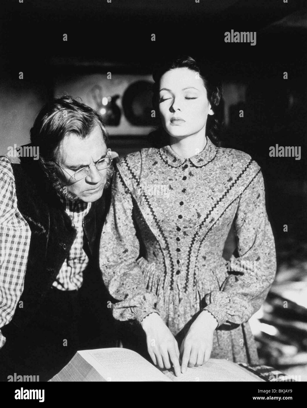 Gene tierney drgw hires stock photography and images Alamy