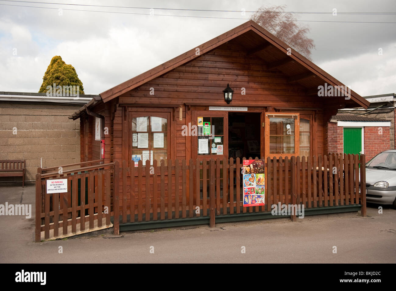 Touring caravan Site Managers log cabin Stock Photo