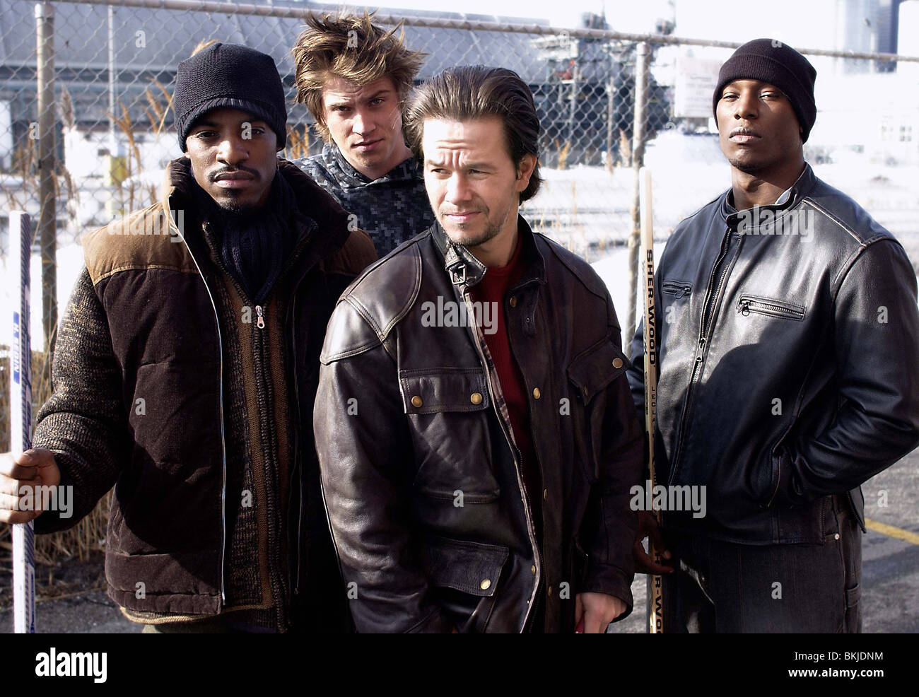 FOUR BROTHERS (2005) ANDRE BENJAMIN, GARRETT HEDLUND, MARK WAHLBERG, TYRESE GIBSON FBRO 002-001 Stock Photo