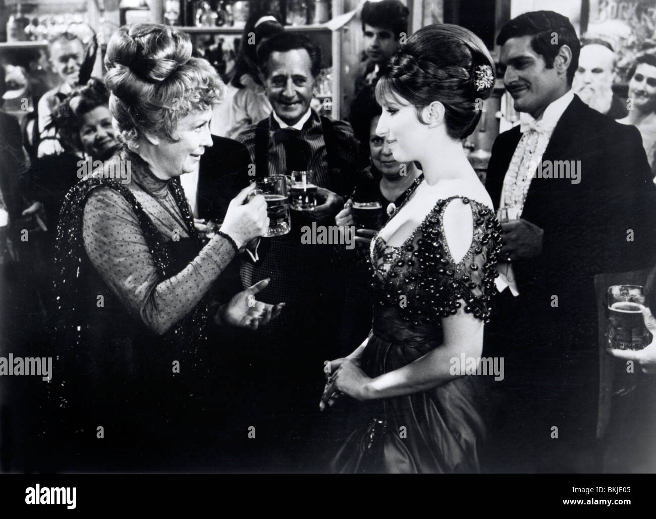 FUNNY GIRL (1968) BARBRA STREISAND, OMAR SHARIF FNG 011 P Stock Photo