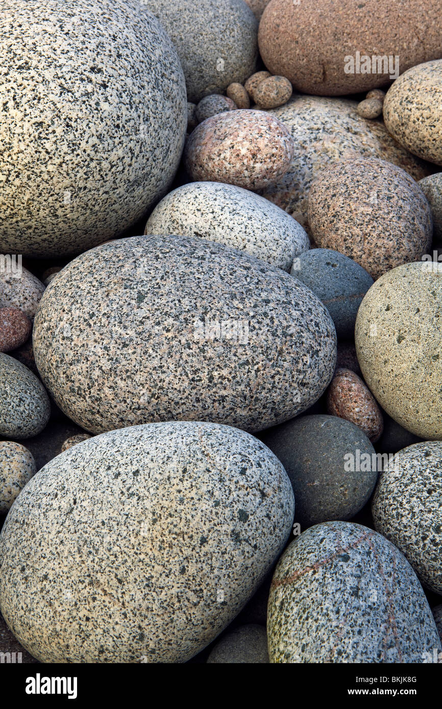 Round stones rocks hi-res stock photography and images - Alamy