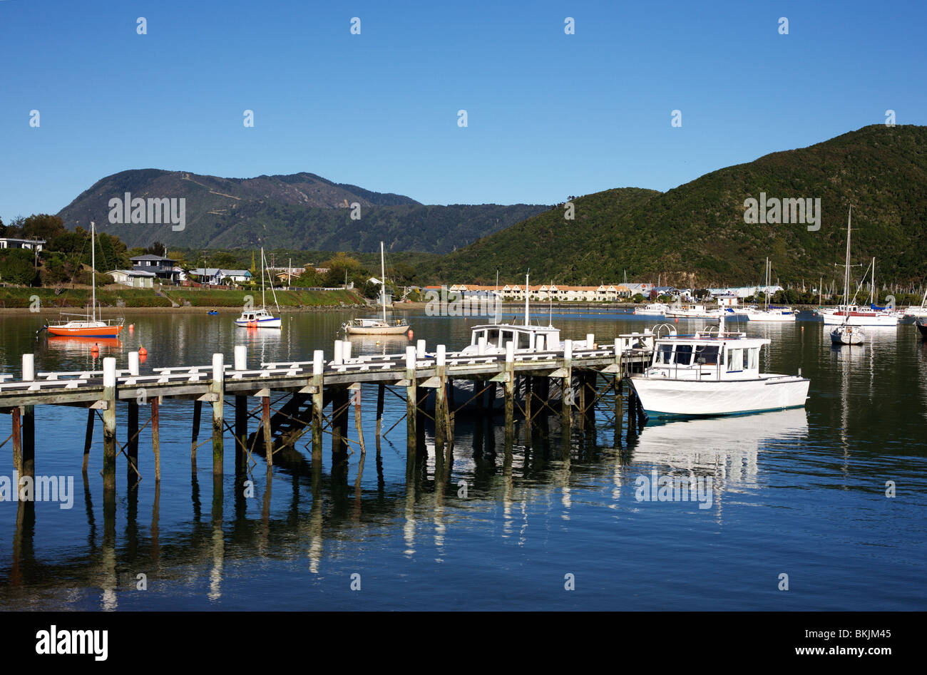 Waikawa bay hires stock photography and images Alamy