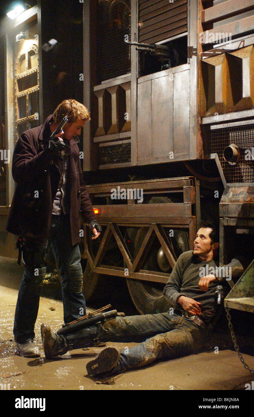 Земля мертвых фильм 2005 саймон пегг. Земля мертвых фильм 2005. Том савини земля мертвых. Том савини земля мертвых. Земля мертвых фильм 2005 постер.