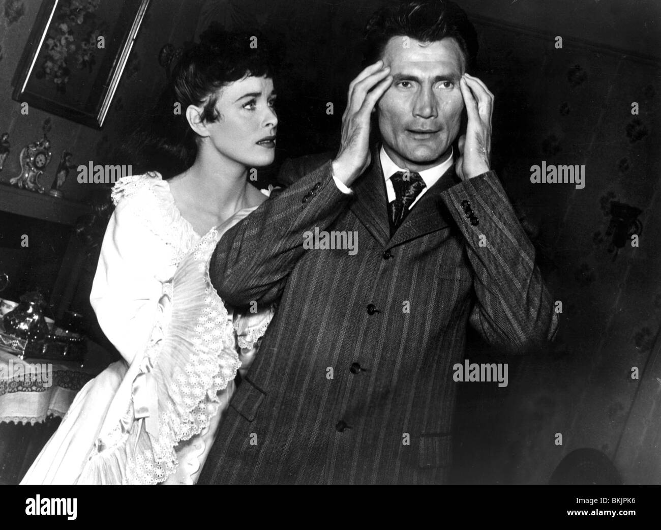 MAN IN THE ATTIC (1953) CONSTANCE SMITH, JACK PALANCE MATC 001P Stock Photo