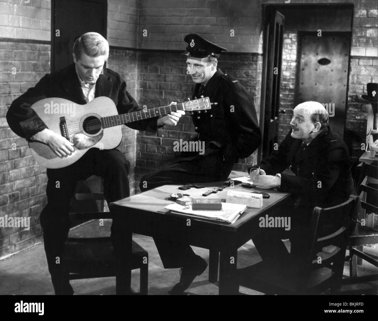 MIX ME A PERSON (1962) ADAM FAITH, ALFRED BURKE, MEREDITH EDWARDS MMAP 001P Stock Photo