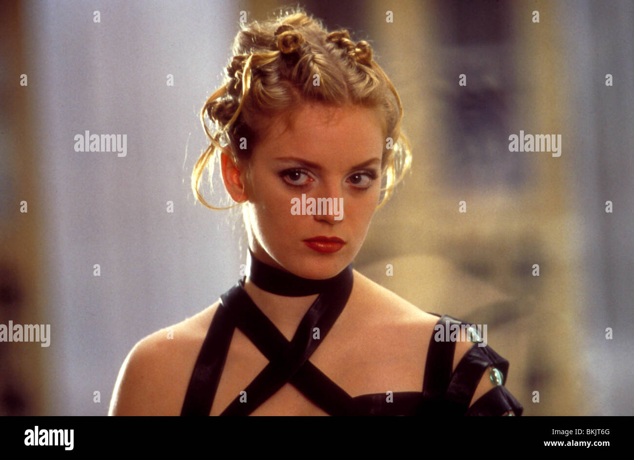 NO SUCH THING (2001) SARAH POLLEY NOSG 007 Stock Photo