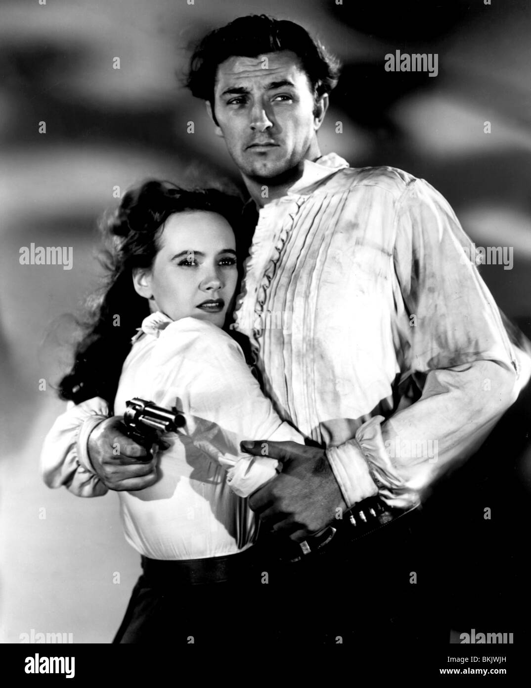 PURSUED (1947) TERESA WRIGHT, ROBERT MITCHUM PRSD 001P Stock Photo