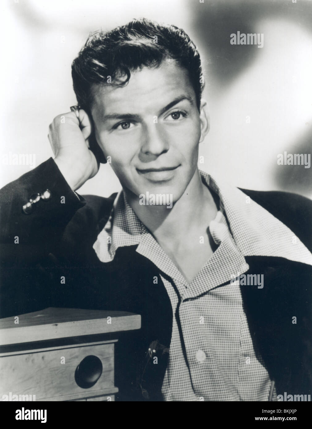 Frank sinatra portrait hi-res stock photography and images - Alamy