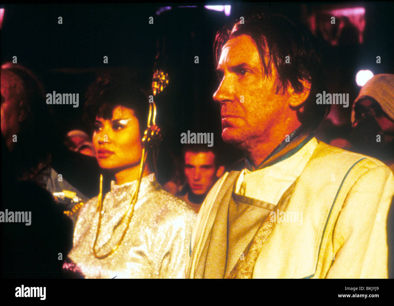 STAR TREK V: THE FINAL FRONTIER (1989) CYNTHIA GOUW, DAVID WARNER STV 011 Stock Photo