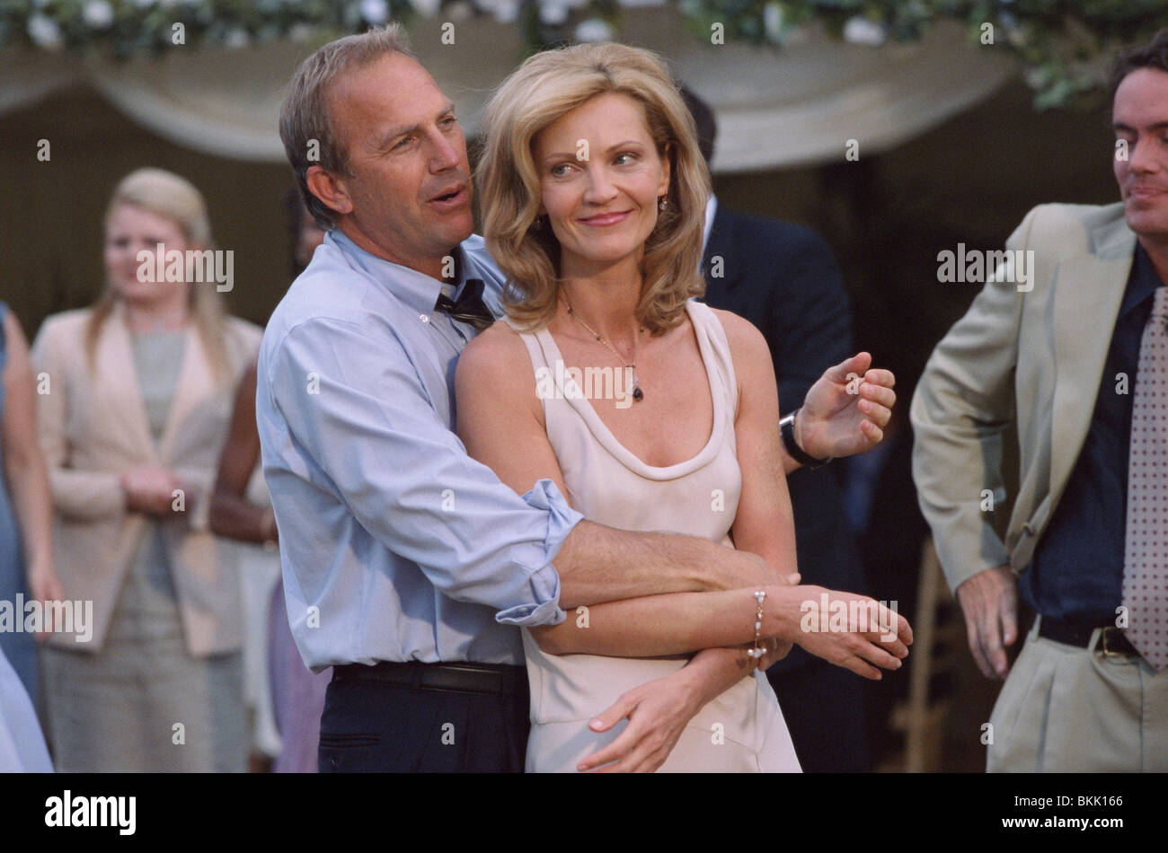 THE UPSIDE OF ANGER (2005) KEVIN COSTNER, JOAN ALLEN USOA 00114 Stock