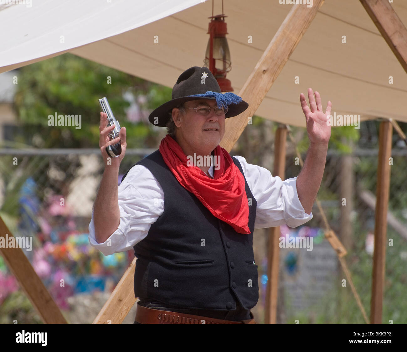 Pioneer Days High Springs Florida western cowboy re enactors in shoot