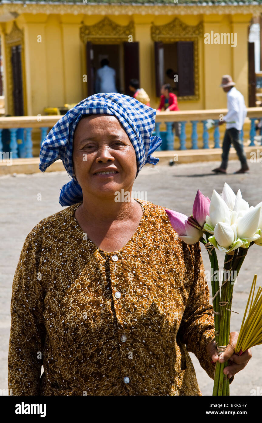 Selling flowers in Phnom Penh Stock Photo Alamy
