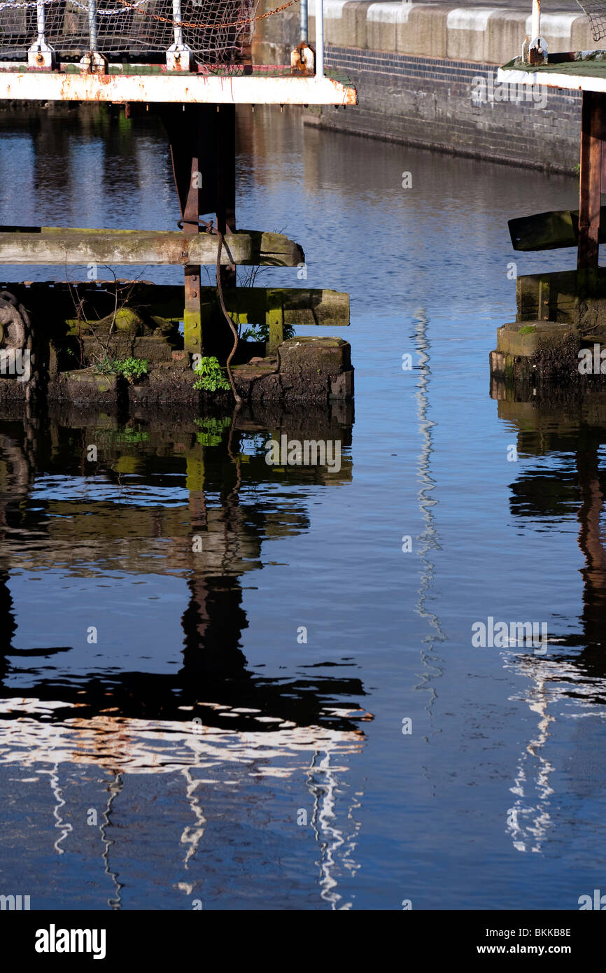 Lock gates at Latchford locks on the Manchester Ship Canal Stock Photo
