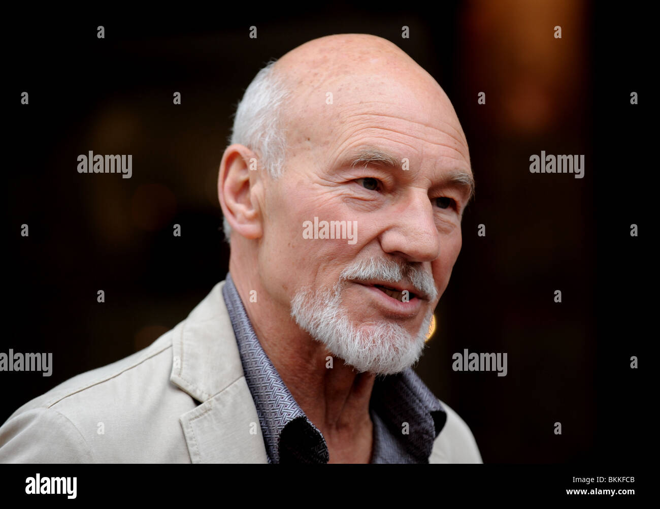 Patrick Stewart walking in Beverly Hills Los Angeles, California - 13.01.12  Stock Photo - Alamy