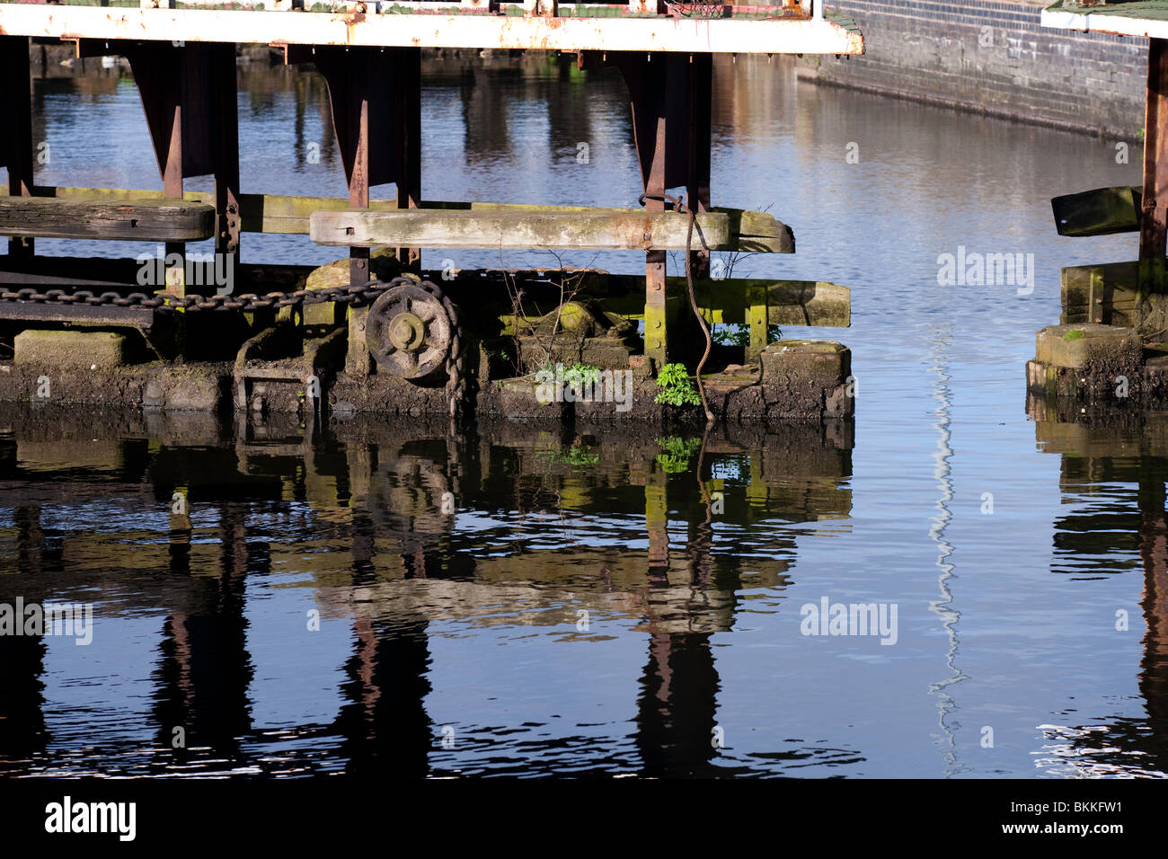 Locks on manchester canal hires stock photography and images Alamy