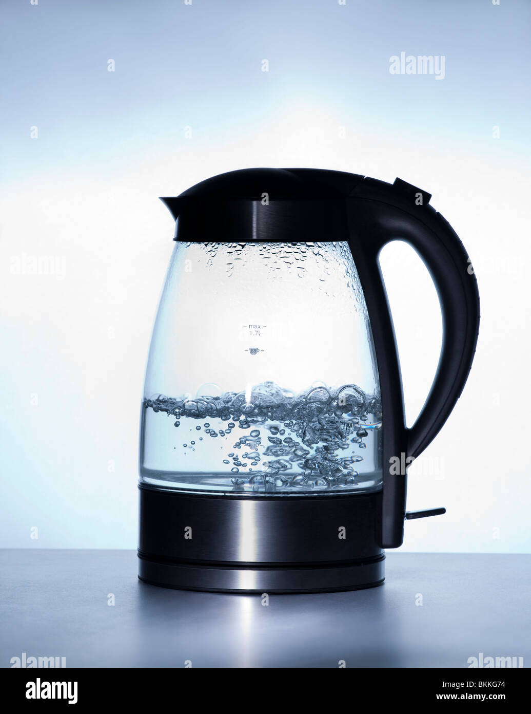 https://c8.alamy.com/comp/BKKG74/modern-electric-kettle-boiling-water-using-schott-duran-heatproof-BKKG74.jpg
