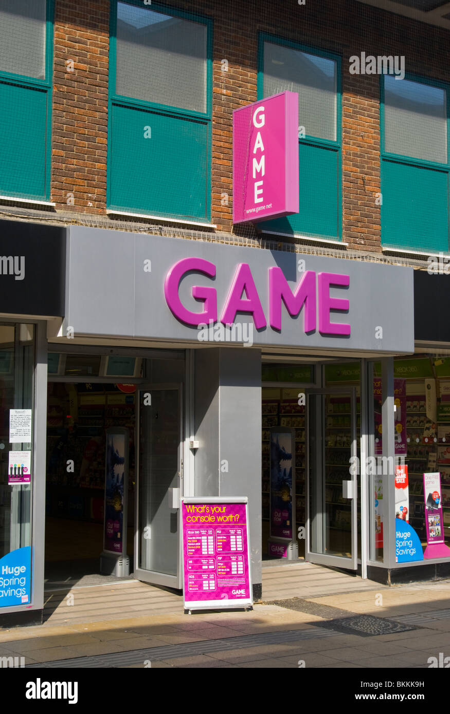 Game store front hi-res stock photography and images - Alamy