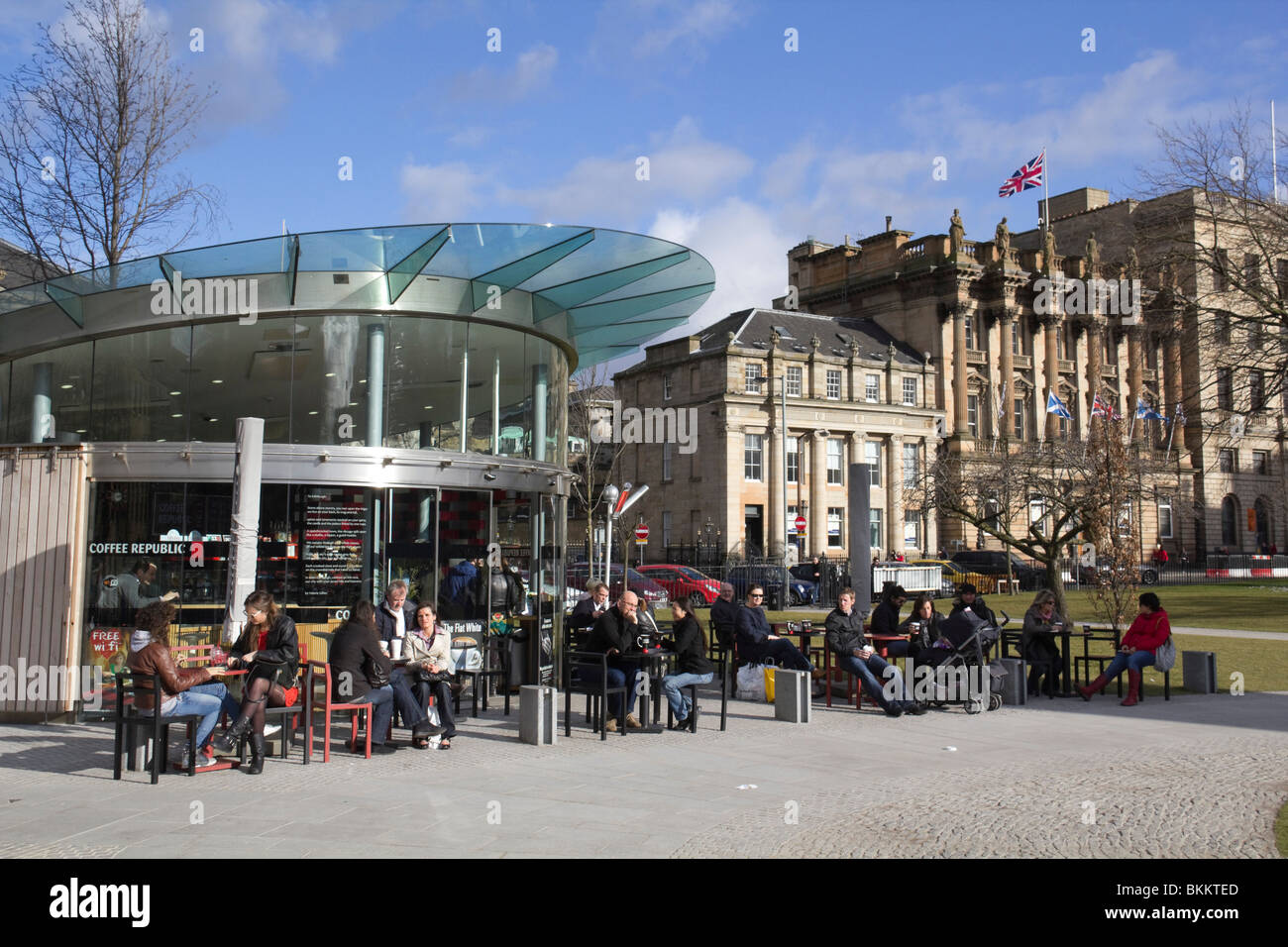 St Andrews Square Edinburgh with Coffee Republic outdoor café Stock Photo