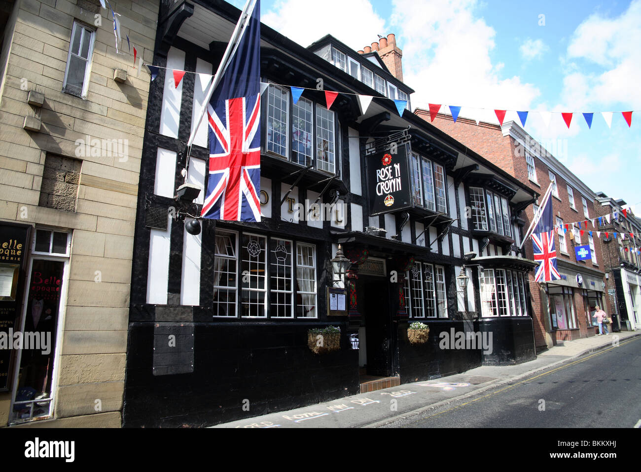 Street with traditional pub in the town of Knutsford Cheshire UK Stock Photo
