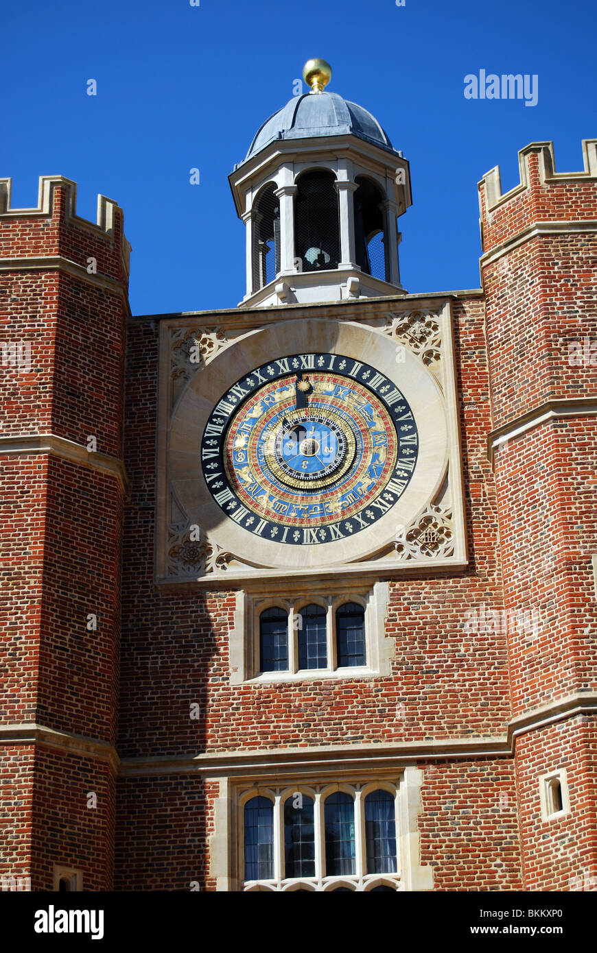 Hampton Court Palace Henry VIII Tudor Clock Stock Photo Alamy Hampton Court Palace Henry VIII Tudor Clock Stock Photo Alamy