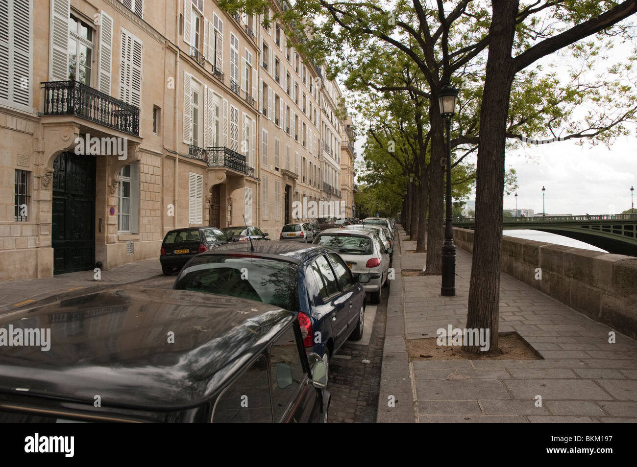 Quai de bethune paris hires stock photography and images Alamy