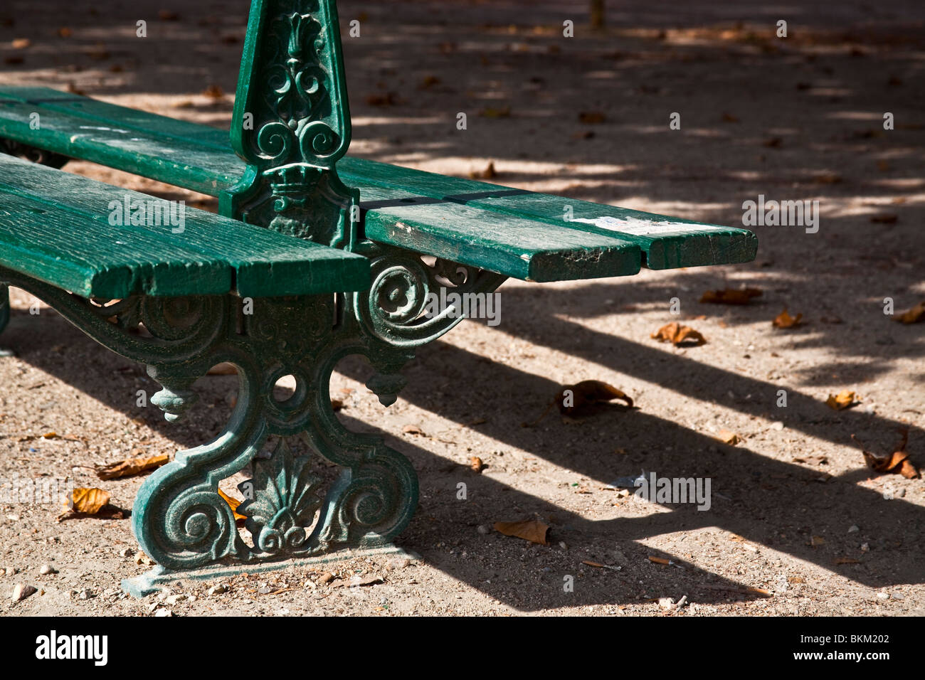 A park bench, Paris, France Stock Photo - Alamy