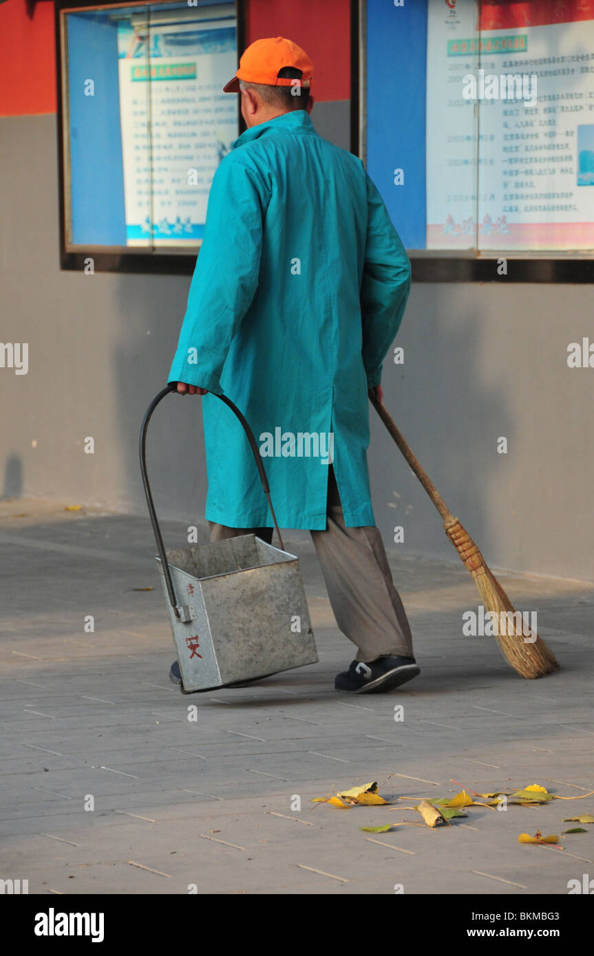 Worker in Beihai park Beijing Stock Photo