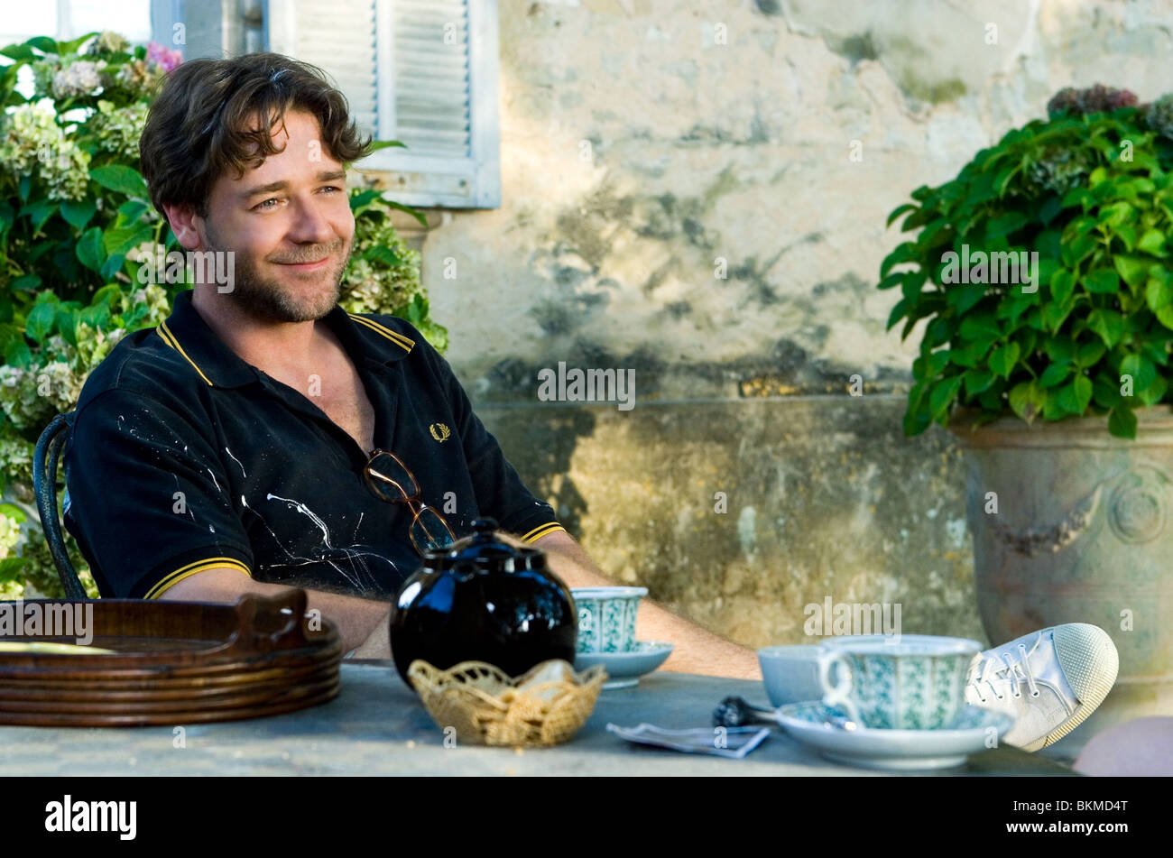 A GOOD YEAR (2006) RUSSELL CROWE GDYR 001-06 Stock Photo