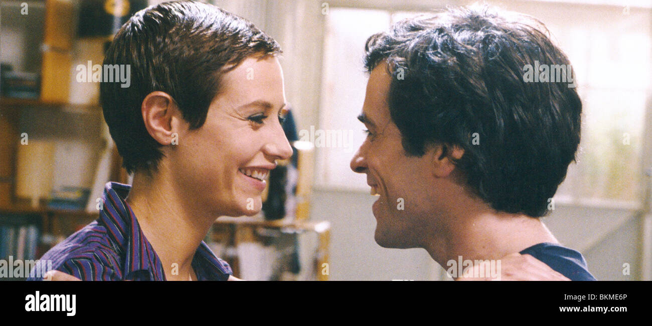 L'AUGERGE ESPAGNOLE (2002) POT LUCK (ALT) CECILE DE FRANCE, ROMAIN DURIS AUBE 001-19 Stock Photo