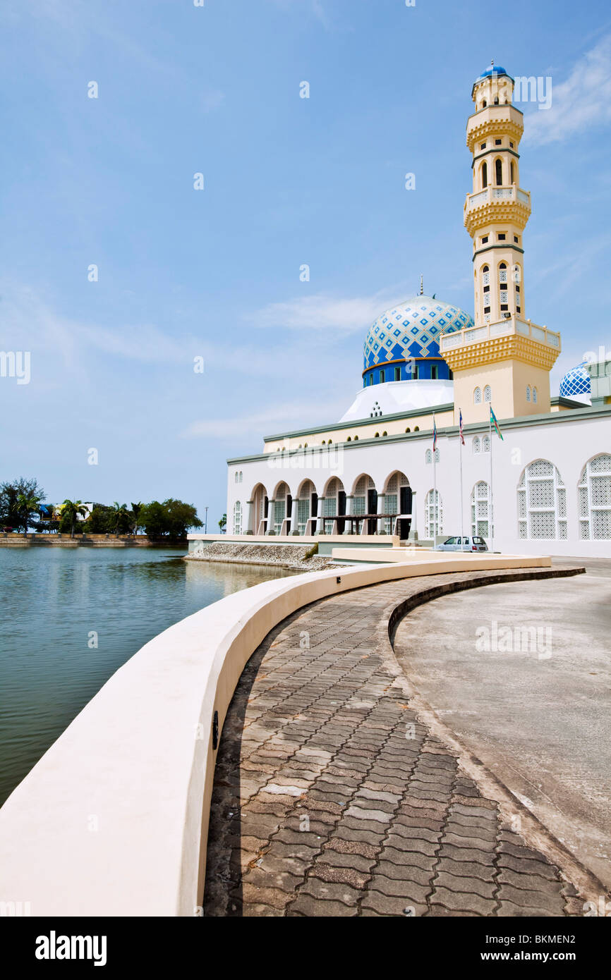 Kota Kinabalu City Mosque at Likas Bay.  Kota Kinabalu, Sabah, Borneo, Malaysia. Stock Photo