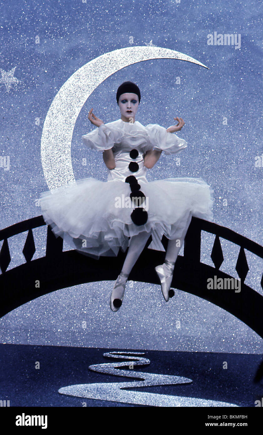 THE BOY FRIEND (1971) THE BOYFRIEND (ALT) TWIGGY LAWSON BOY 008