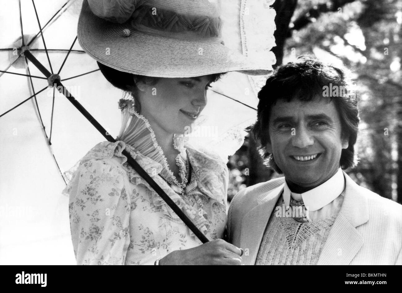 Elizabeth mcgovern Black and White Stock Photos & Images Alamy